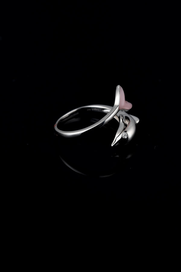Coral Kiss Dolphin