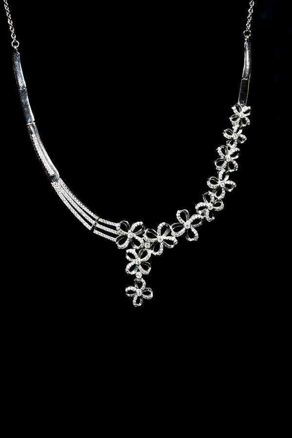 Floral Aura Silver Lace Necklace