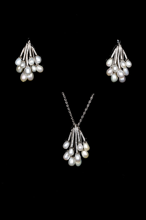 Cascade Pearl Drop Pendant Set
