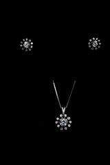 Radiant Bloom V-Hold Pendant Set