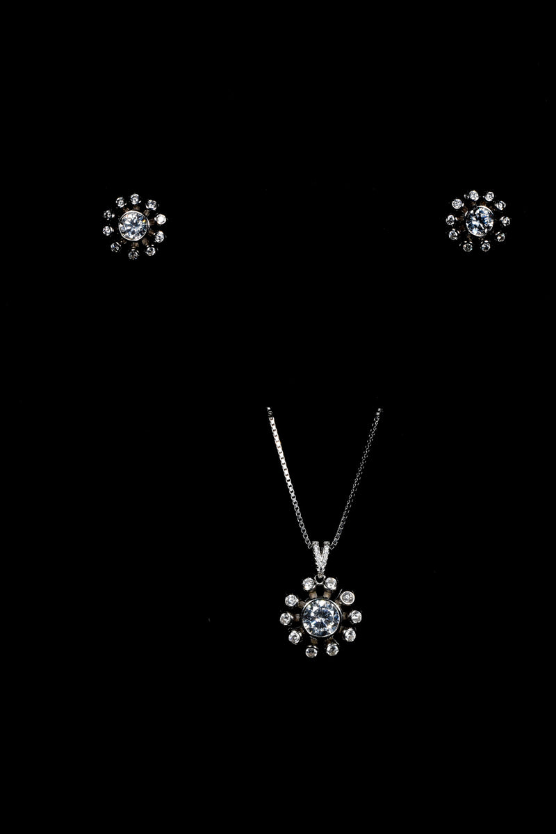 Radiant Bloom V-Hold Pendant Set