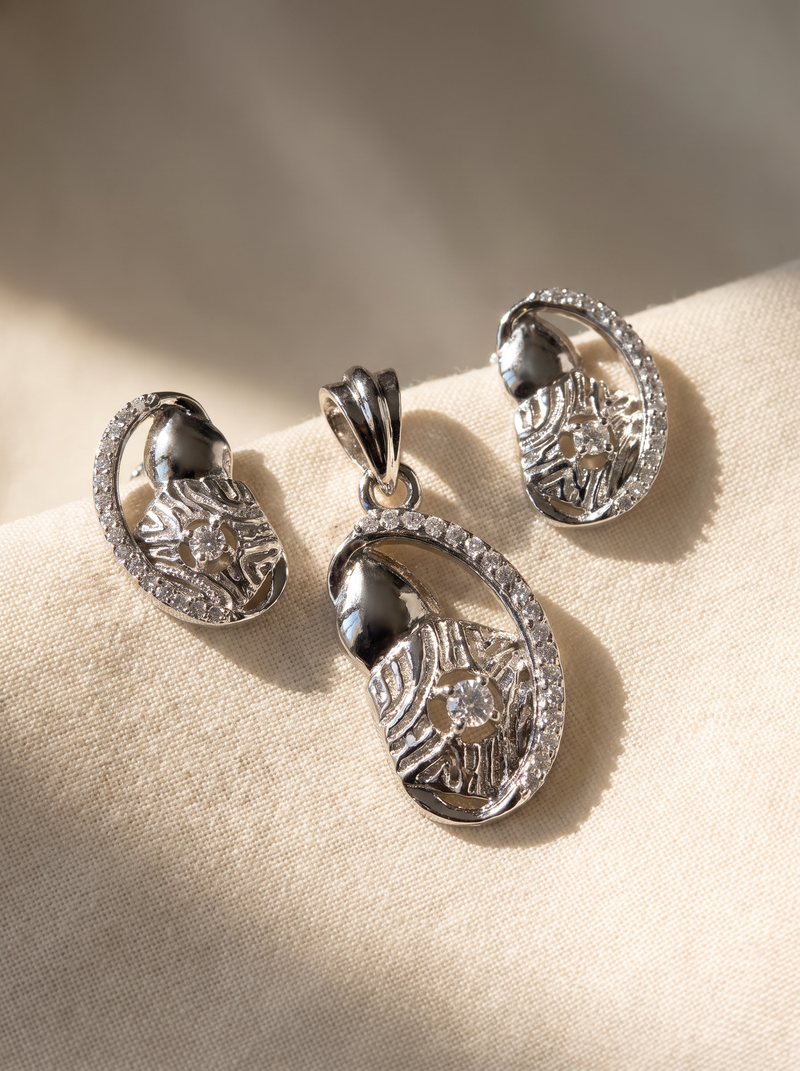 Éclat Royale Pendant Set
