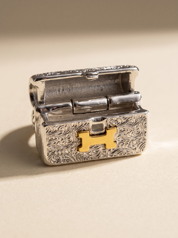 Chic Héra Purse Pendant